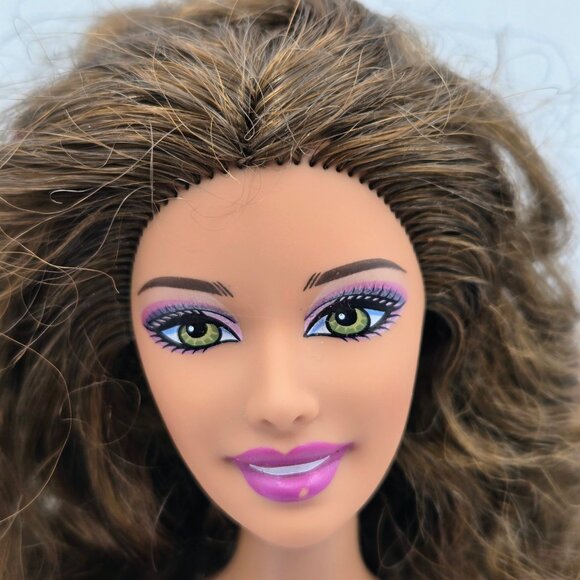 Sparkle Teresa Barbie Doll Purple Dress 2010 T7592 Read - Picture 2 of 16